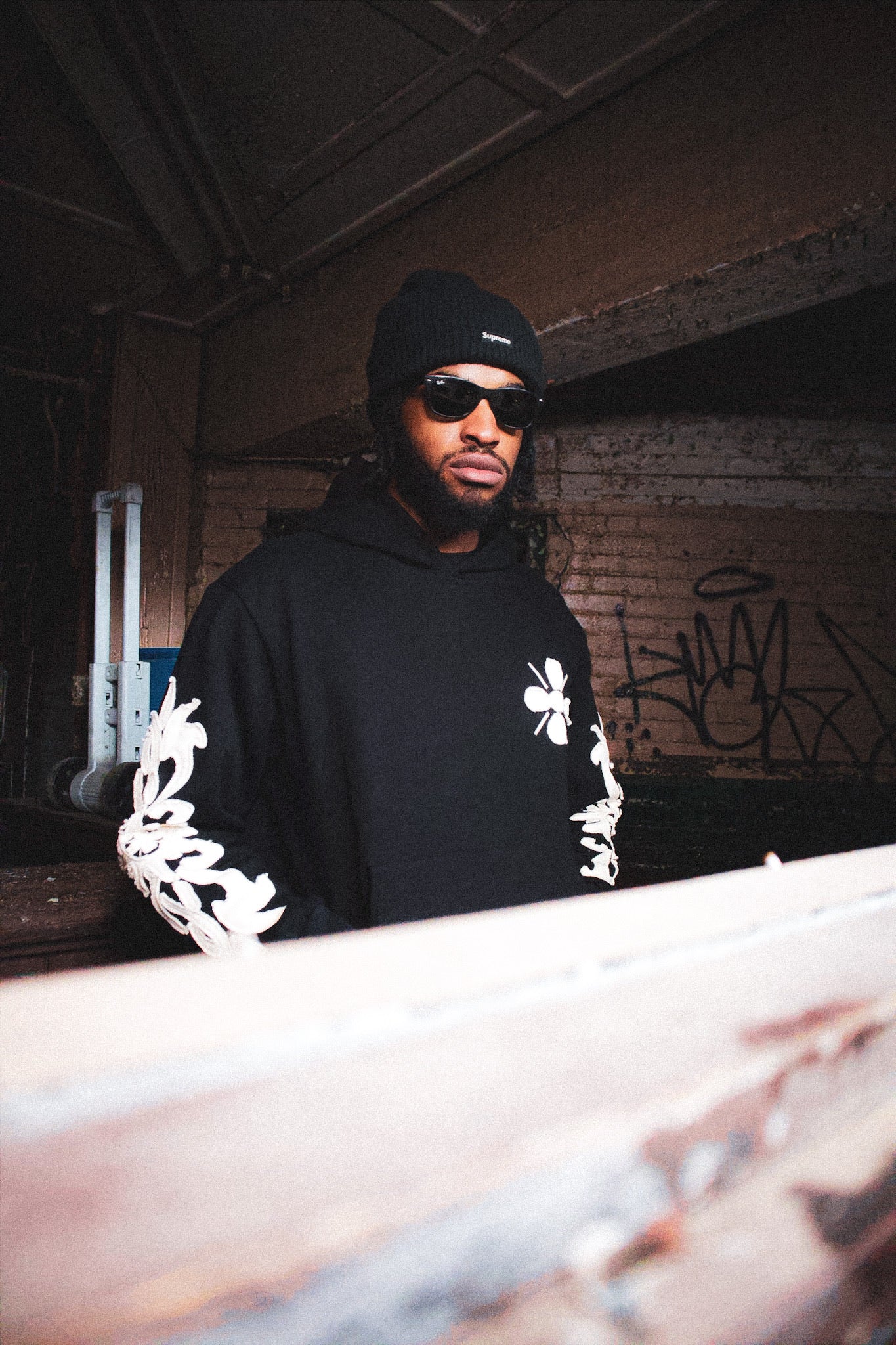 "SUN FLAME" HOODIE - BLACK